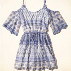 Hollister Mini Dress with Cold Shoulders Size S
